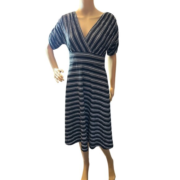 (5 for $25) Max Studio V-Neck Striped Short Sleeve Dress in Black/White Small - Picture 1 of 7